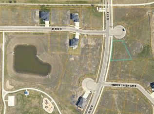 4716 32nd St S, Fargo, ND 58104