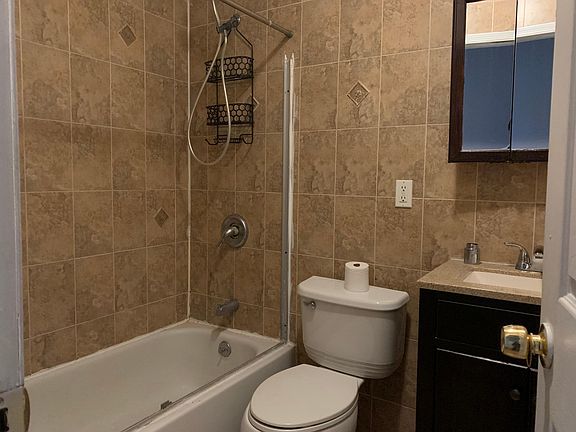3rd image of 533 Taylor Ave #B