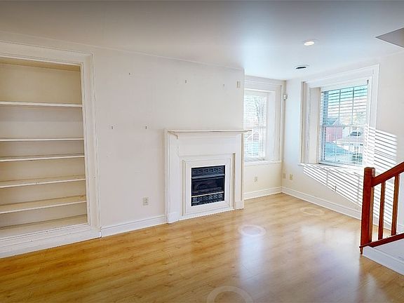 3rd image of 1319 Riverside Dr APT 400
