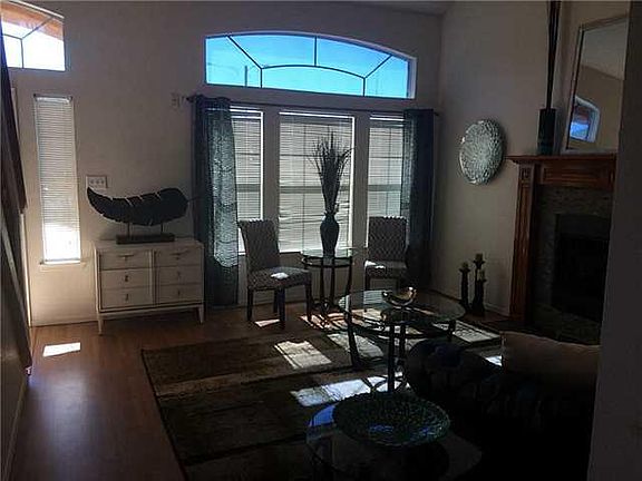 5th image of 397 Jardin Bello Ave