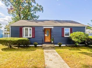 29 Marguerite St, Chicopee, MA 01020