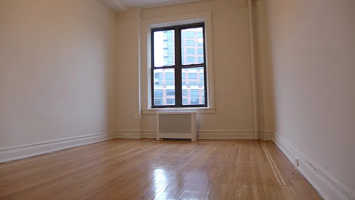 Rented by Metropolitan Equities | media 4