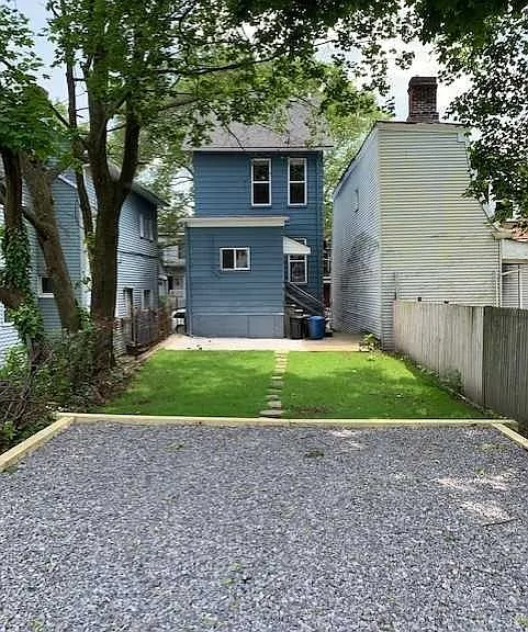 915 Mellon St — Photo 10