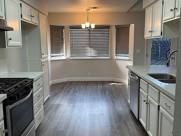 4th image of 823 E Palm Dr