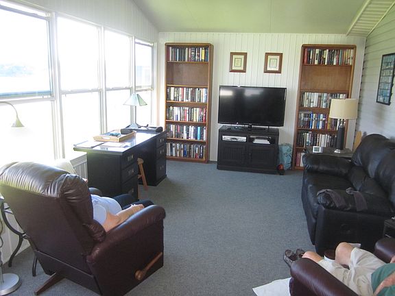 Family room, lake view