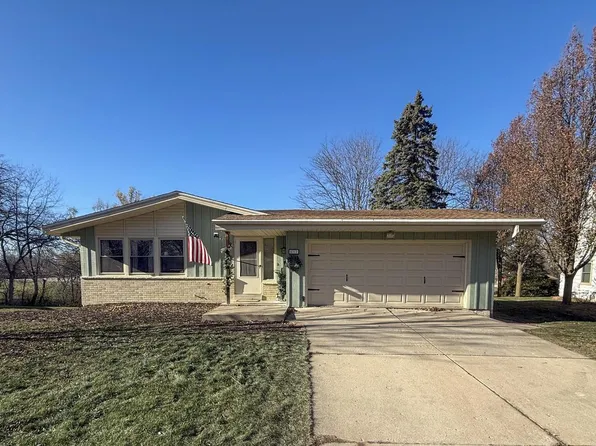 5312 Robin DRIVE, Greendale, WI 53129
