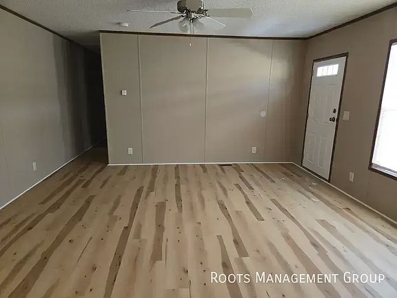 2nd image of 2440 Beverly Blvd #Bev2440