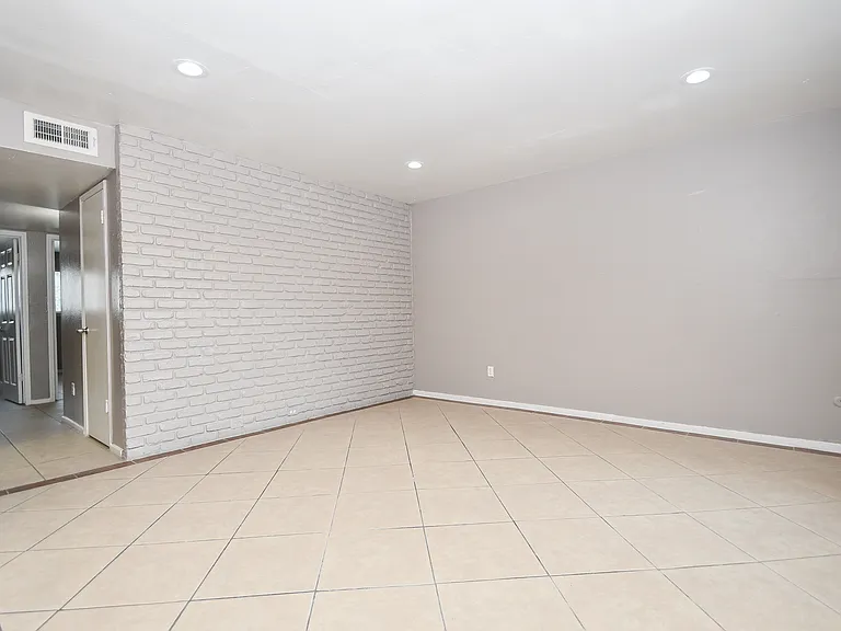 7637 Harwin — Photo 40