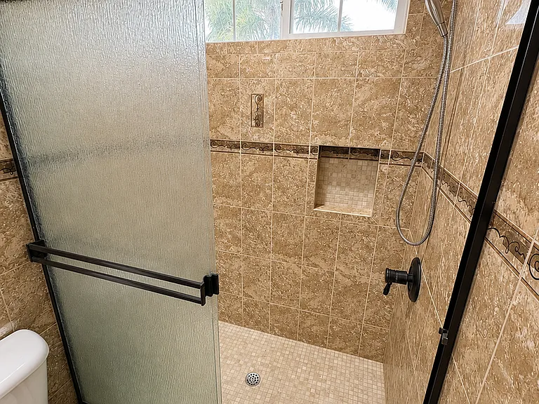 621 Marbella Ct — Photo 31