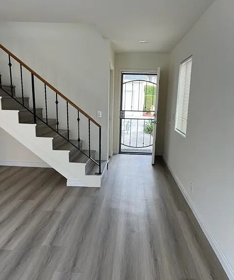 7893 Cerritos Ave — Photo 90