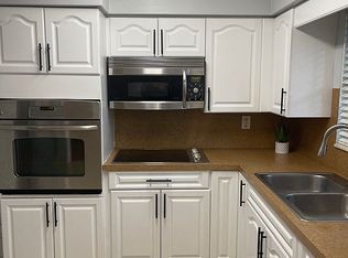 530 82nd Ave N, Saint Petersburg, FL 33702