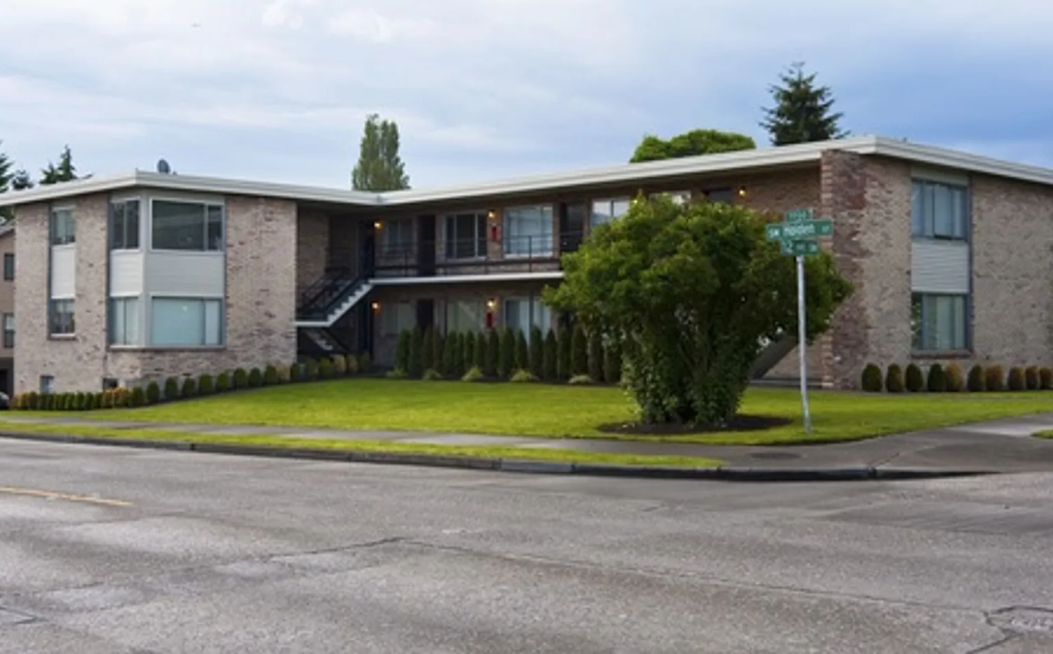 Highland Ten Apartments — Photo 2