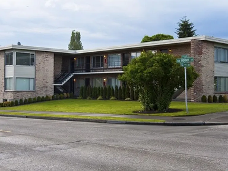 7700 12th Ave SW — Photo 6
