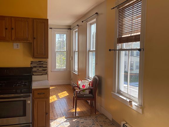 3rd image of 66 Kensington St #2
