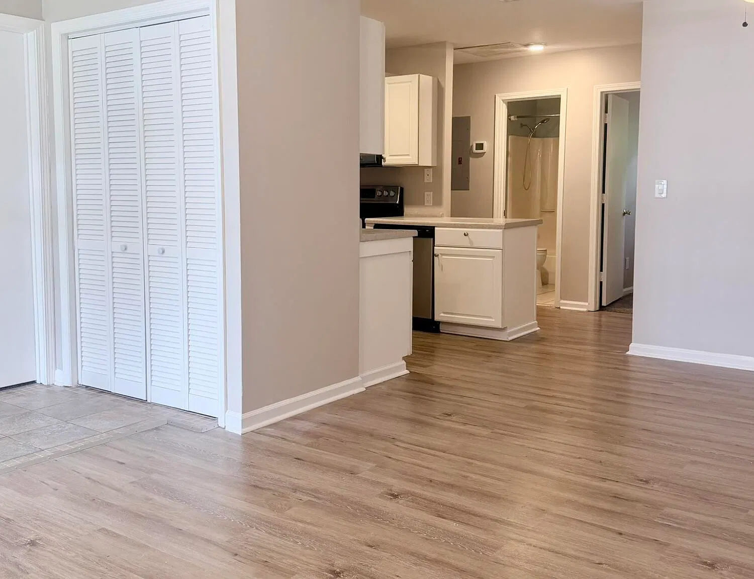 3 bed, 2.0 bath, 950 sqft, $1,700 — Photo 1