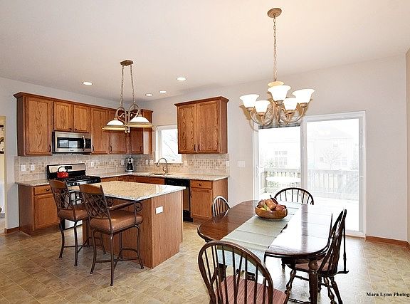 3rd image of 39W420 W Burnham Ln