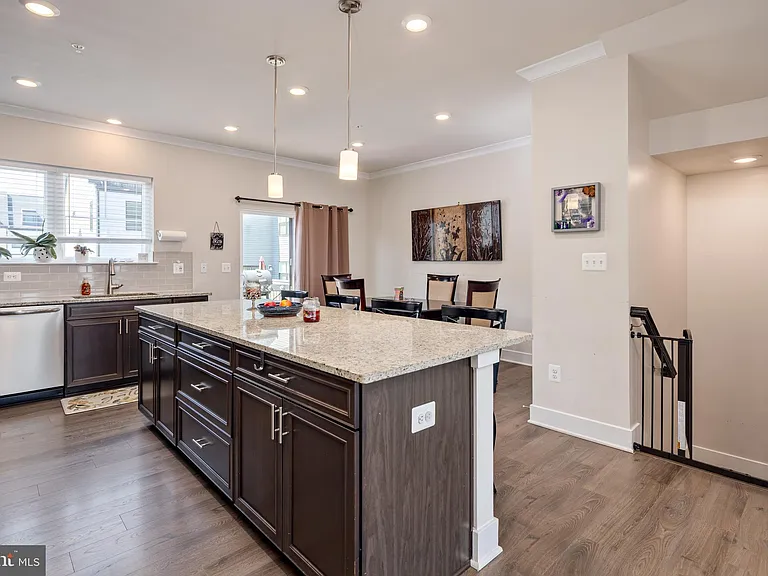 618 Chalcedony Ln — Photo 19