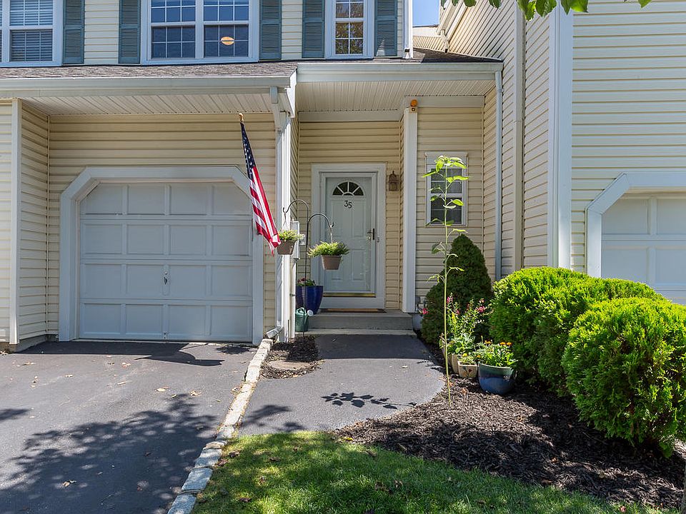 1st image of 35 Scarborough Dr