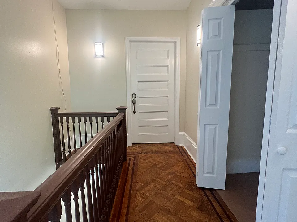 Entry to second floor