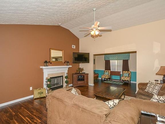 5th image of 3956 Rock Hollow Dr