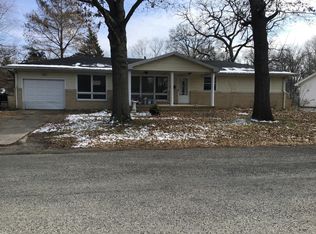 1 Holiday Ter, Centralia, IL 62801