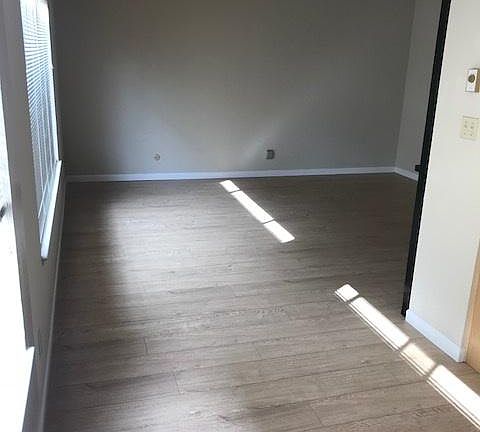 5th image of 1601 Lincoln Way APT 203