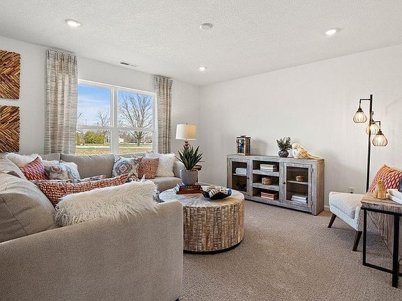 5th image of 3832 Bradley Dr