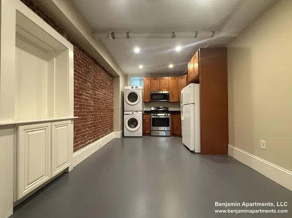 36 High St, Brookline, MA