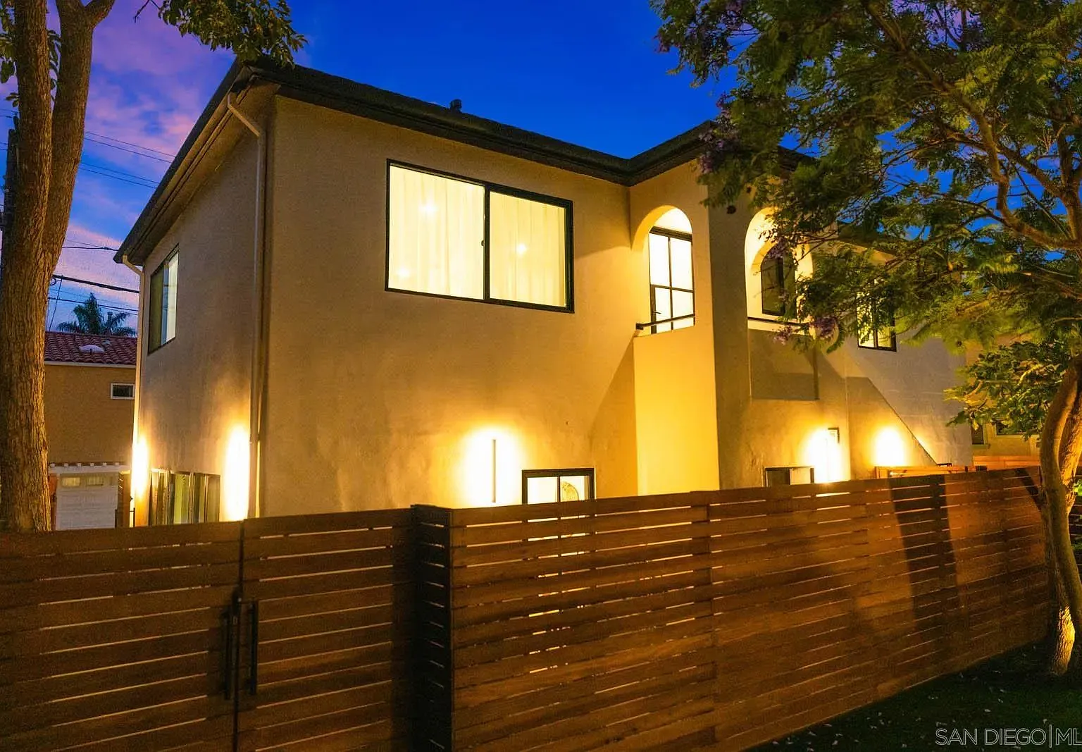 2 bed, 1.0 bath, 962 sqft, $7,950 — Photo 1