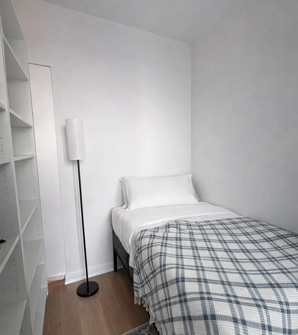 3 bed, $875 — Photo 1