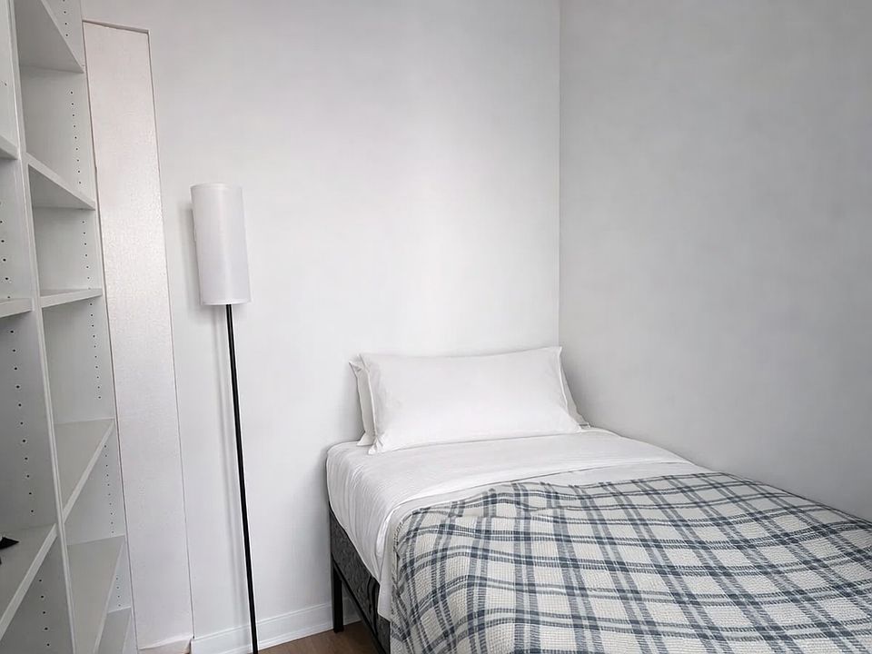 1st image of 1037 The Queensway #809