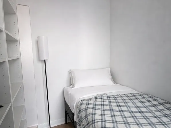 1037 The Queensway, Toronto, ON