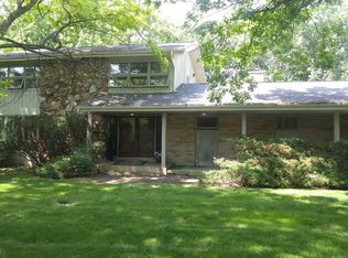 1298 Oak Trail Dr, Libertyville, IL