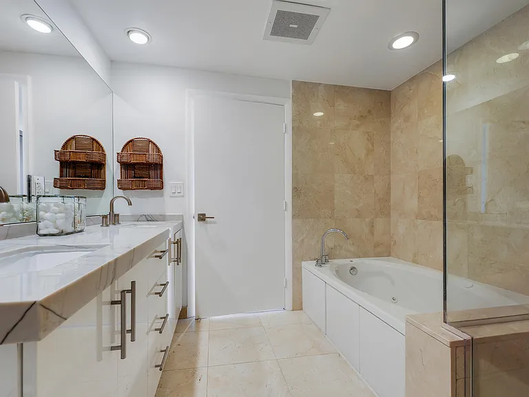550 Okeechobee Blvd #622 — Photo 12