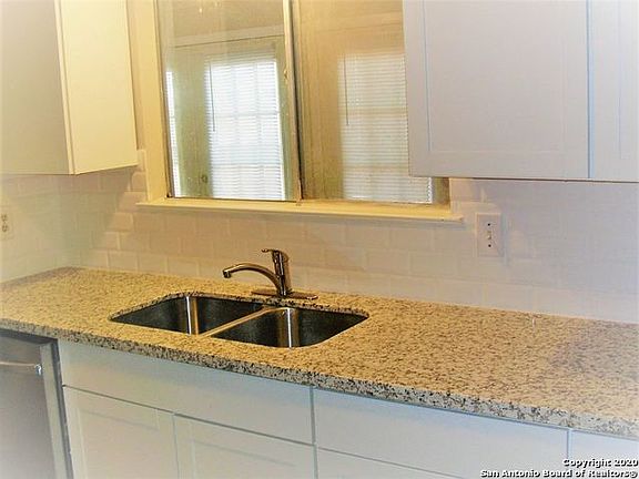 5th image of 9419 Powhatan Dr APT 605