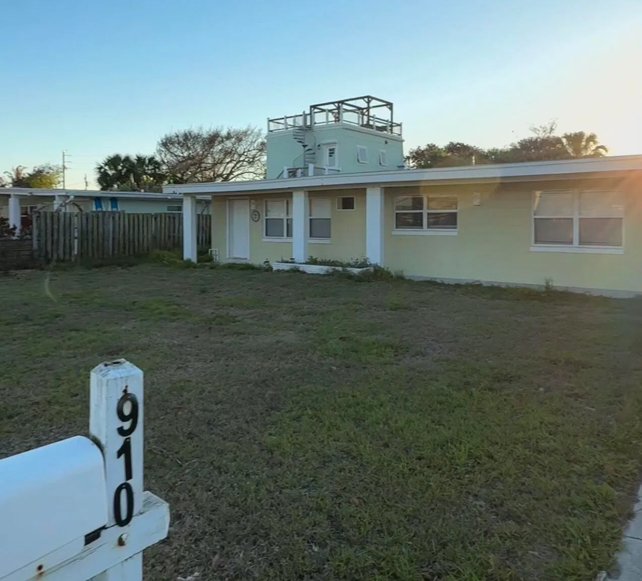 3 bed, 2.0 bath, 1242 sqft, $2,800 — Photo 2