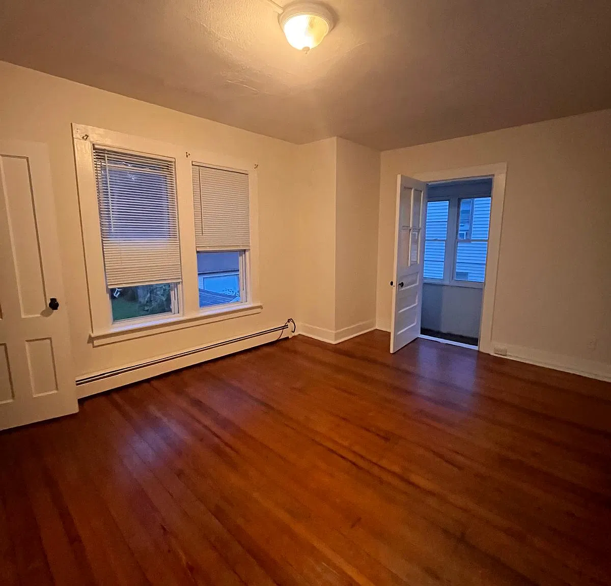 3 bed, 1050 sqft, $1,750 — Photo 3