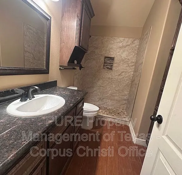 6902 Anastasia — Photo 23
