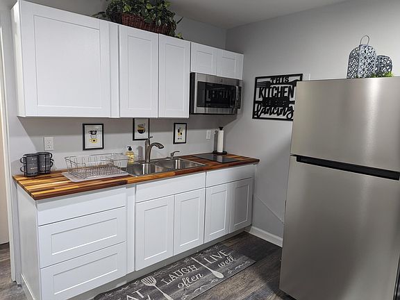 Kitchenette with Refrigerator, Convection/Microwave and Induction cooktop