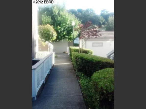 304 Sorrento Ct, Hercules, CA 94547