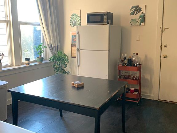 5th image of 2103 N Western Ave APT 3R