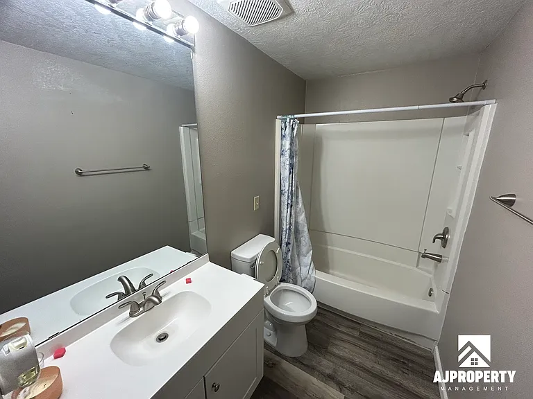 3309 S Elmwood Ave #3 — Photo 8
