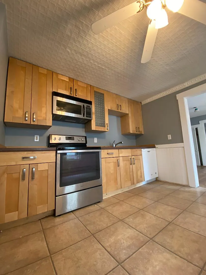 9 Mt Auburn St - Unit #9 — Photo 1