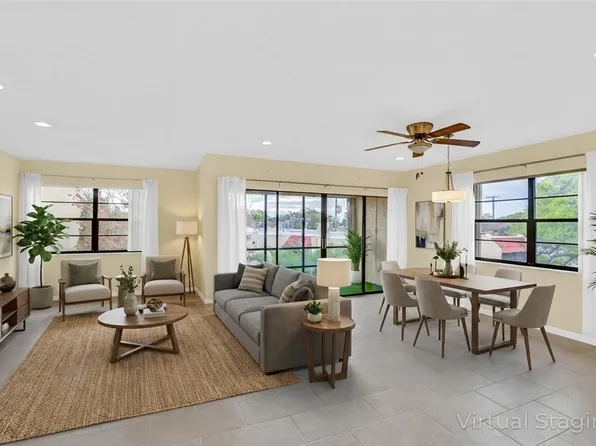 2050 Oleander Blvd #301, Fort Pierce, FL 34950