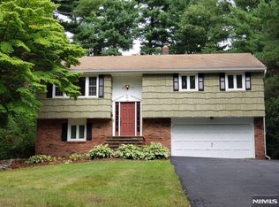73 Oweno Rd, Mahwah, NJ 07430