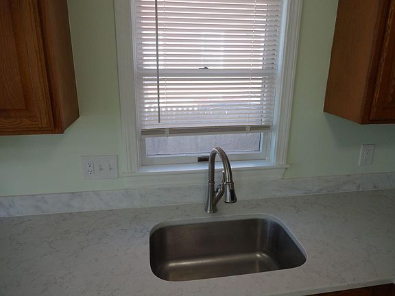 3rd image of 93 Dracut St #93