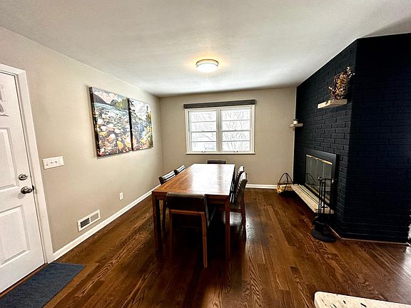 3rd image of 3401 Belden Dr