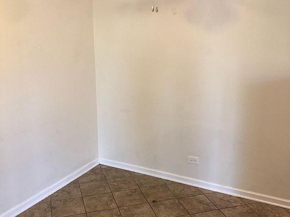 5th image of 212 Glengarry Dr APT 307