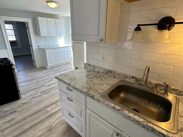 232 Curtis St Fl 3, New Britain, CT 06053