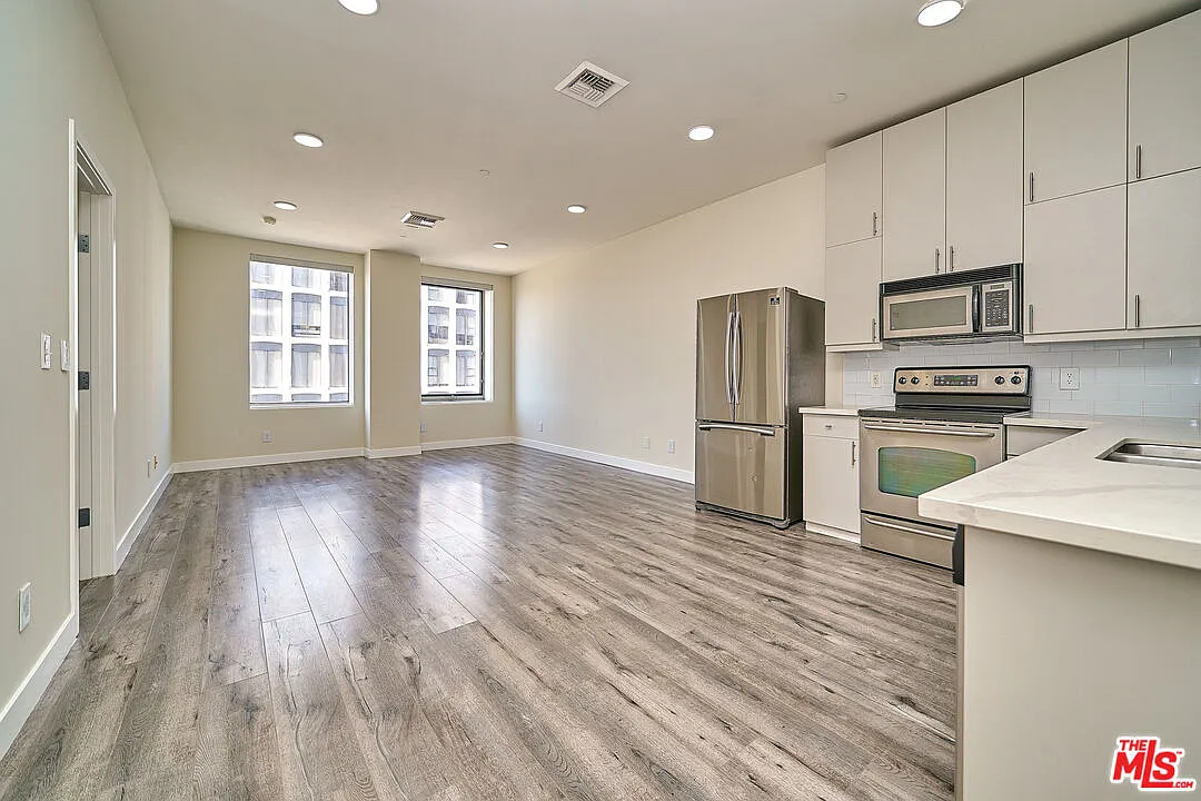 3810 Wilshire Blvd — Photo 1